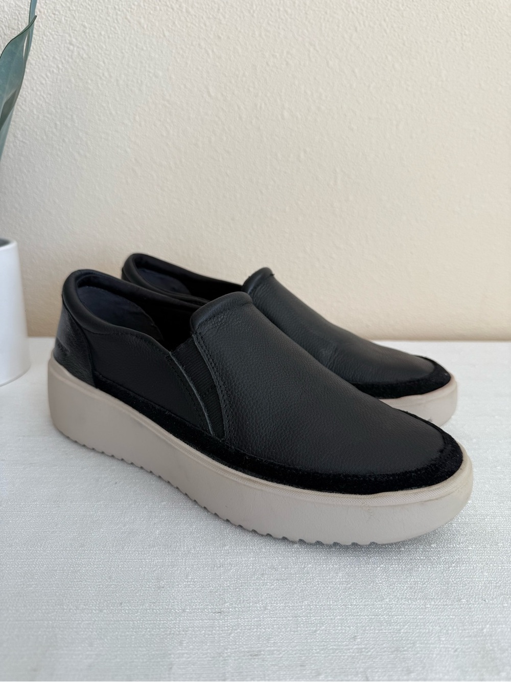 Vionic Kearny Slip-On Leather Platform Casaul Sneakers - Black